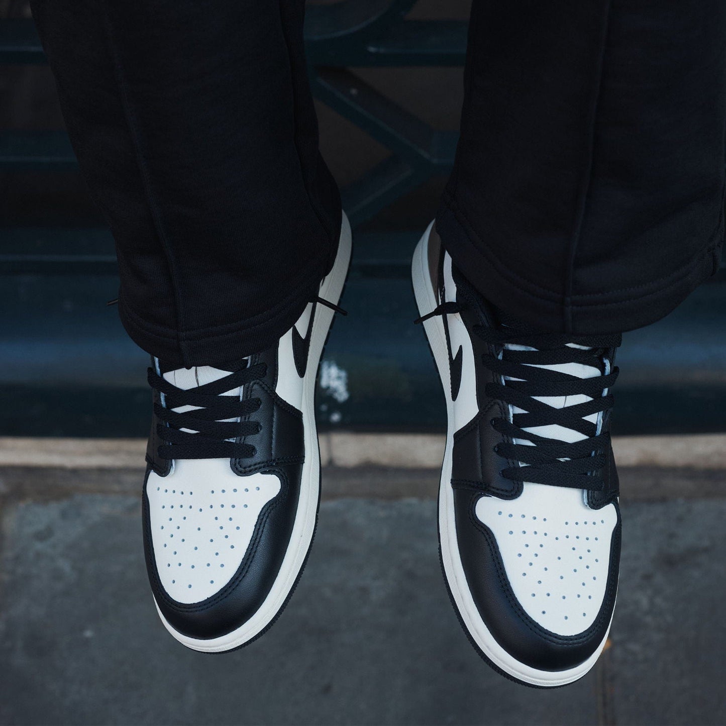 Air Jordan 1 Low OG 'Mocha'