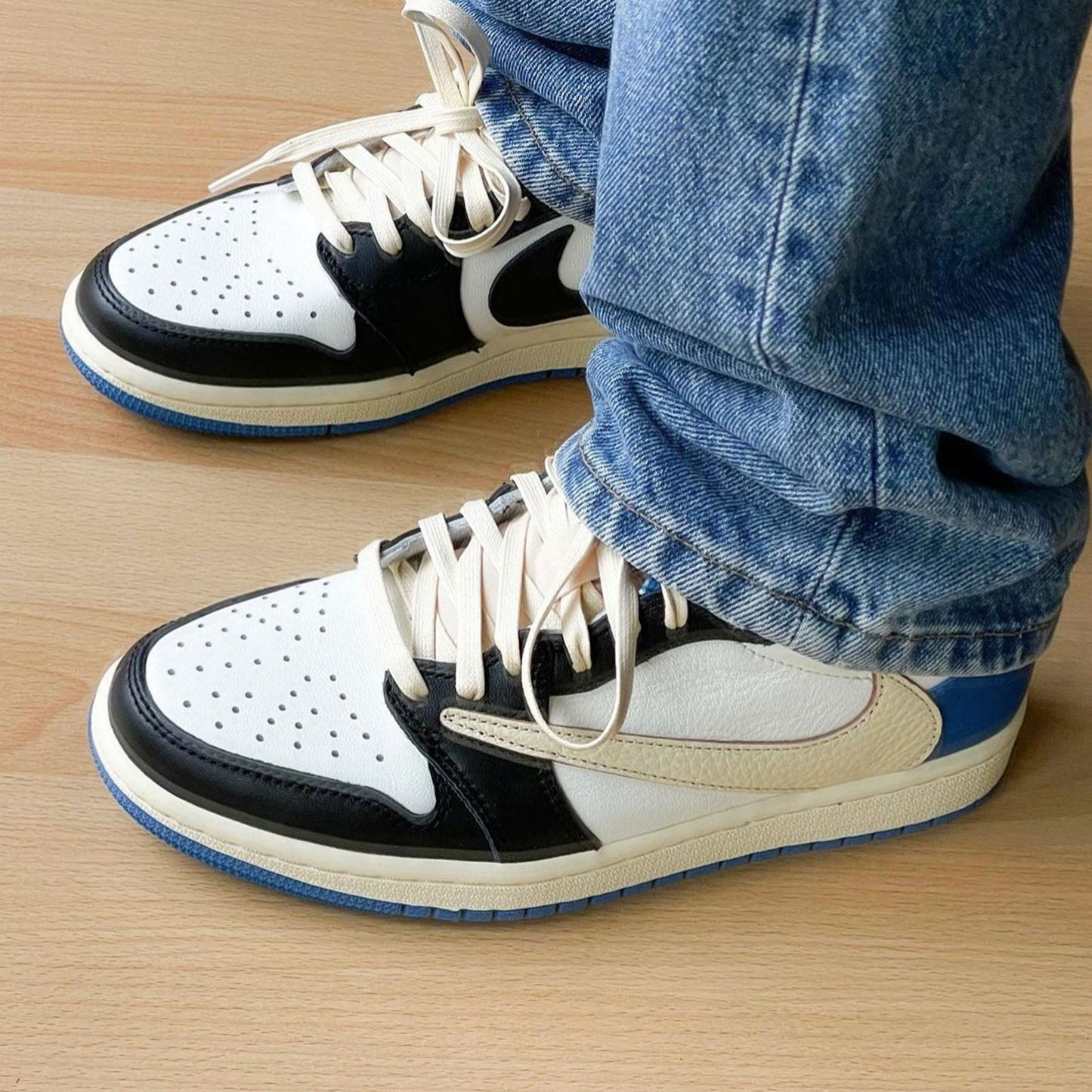 Fragment Design x Travis Scott x Air Jordan 1 Retro Low